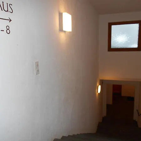 Mit Traumblick, Grossem Balkon Und Terrasse