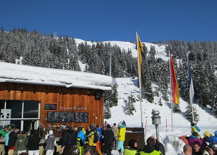 Mit Traumblick, Grossem Balkon Und Terrasse Daire