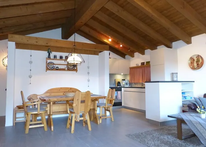 Mit Traumblick, Grossem Balkon Und Terrasse *