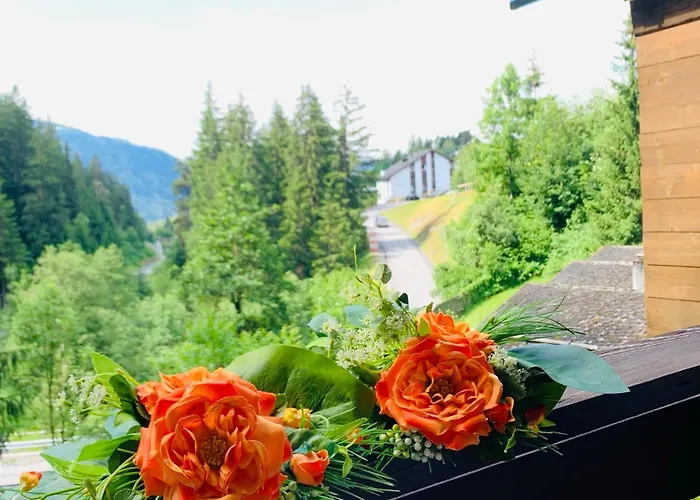 Mit Traumblick, Grossem Balkon Und Terrasse * Laax