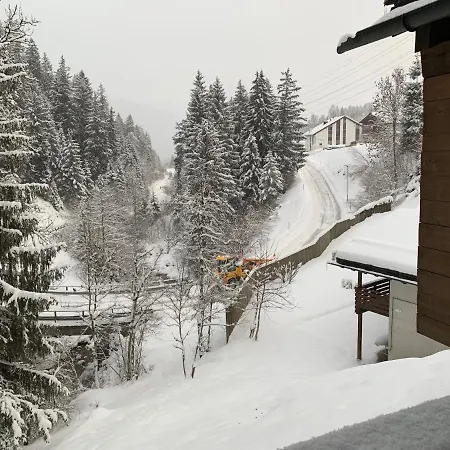 Mit Traumblick, Grossem Balkon Und Terrasse * Laax