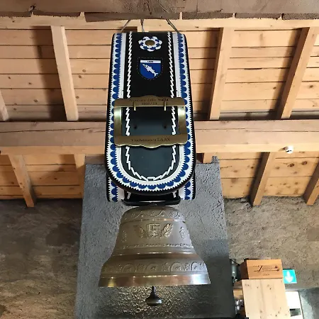 Mit Traumblick, Grossem Balkon Und Terrasse